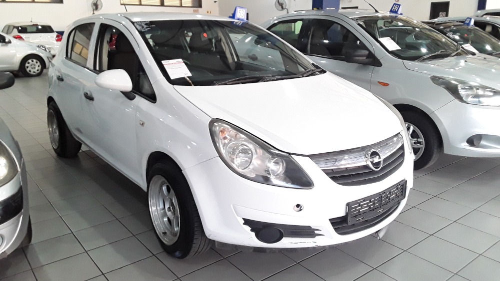 OPEL CORSA 1.4 ESSENTIA 5Dr