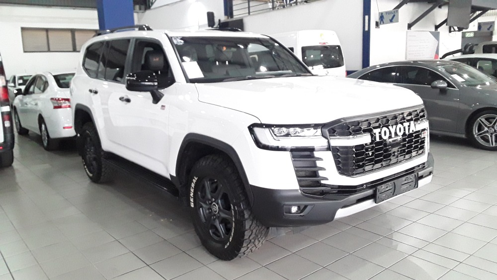 TOYOTA LANDCRUISER 300 V6 3.3D GR-S