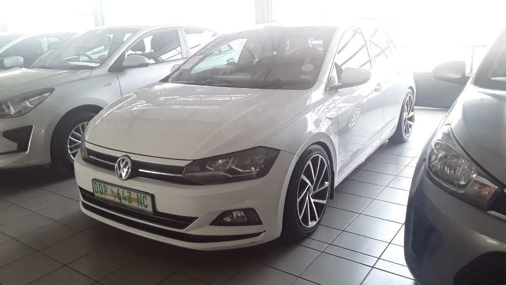VOLKSWAGEN POLO 1.0 TSI COMFORTLINE DSG