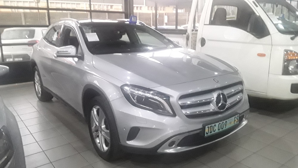 MERCEDES-BENZ 220