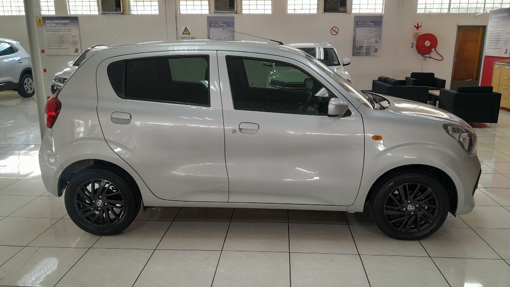 2024 VITZ 1.0 XR