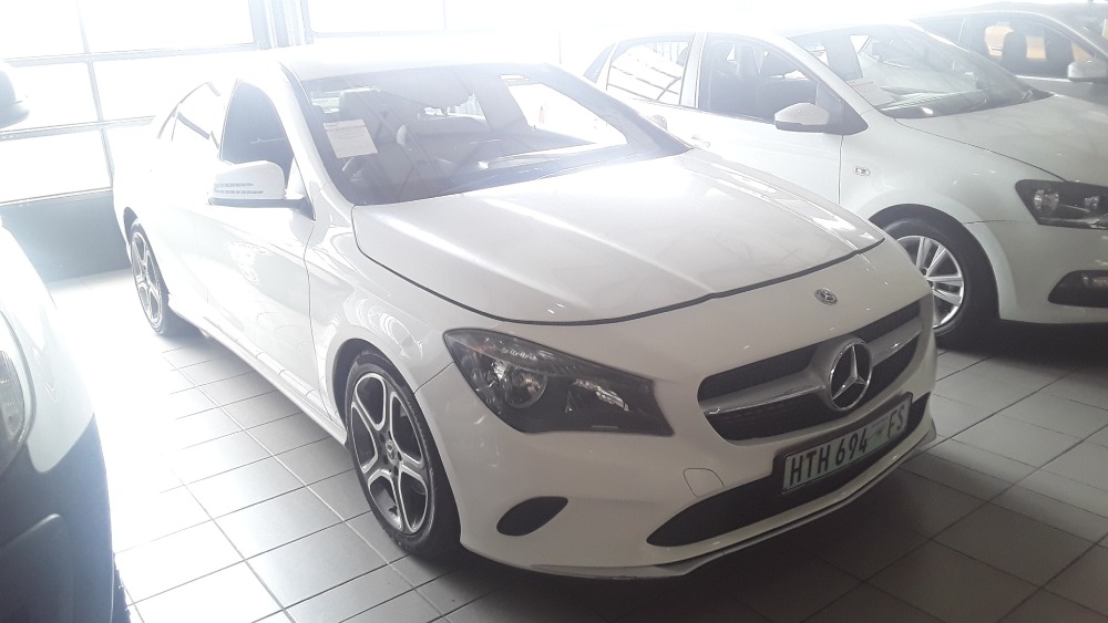 MERCEDES-BENZ CLA200