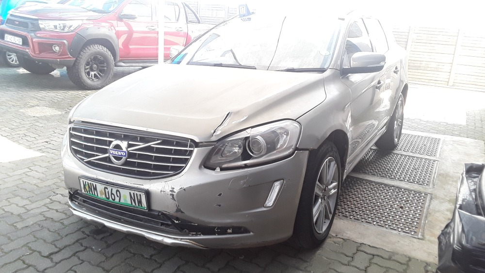 VOLVO MOMENTUM GEARTRONIC (DRIVE-E)