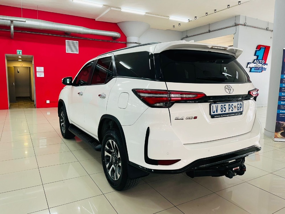 2024 FORTUNER 2.4GD-6 R/B A/T