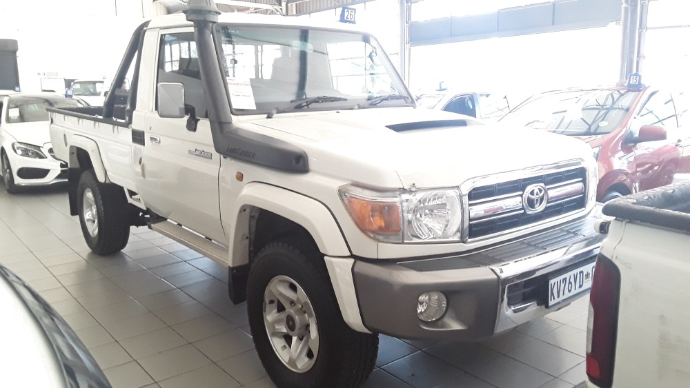 TOYOTA LAND CRUISER 79 4.5D P/U S/C