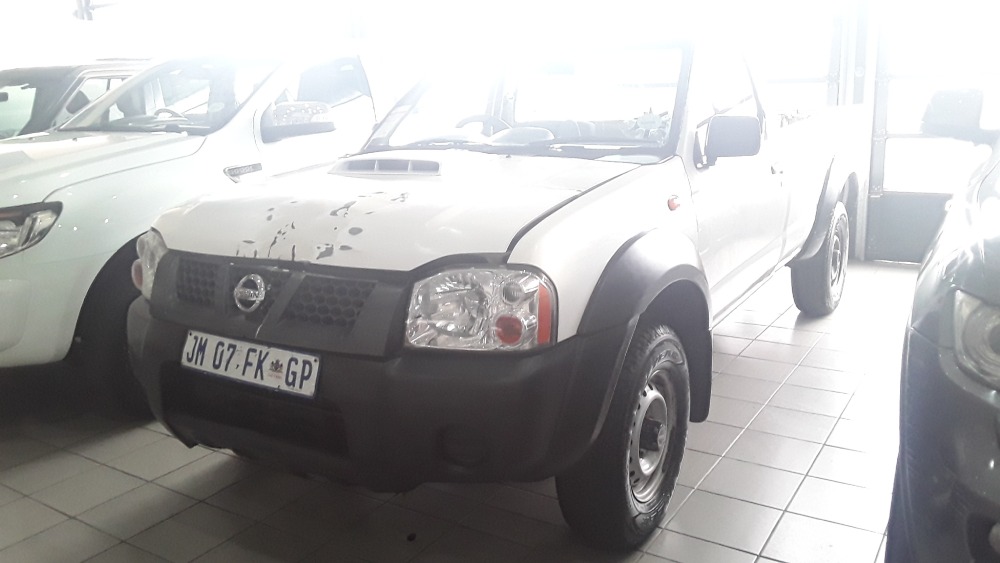 NISSAN HARDBODY NP300 2.5 TDi LWB 4X4 P/U S/C