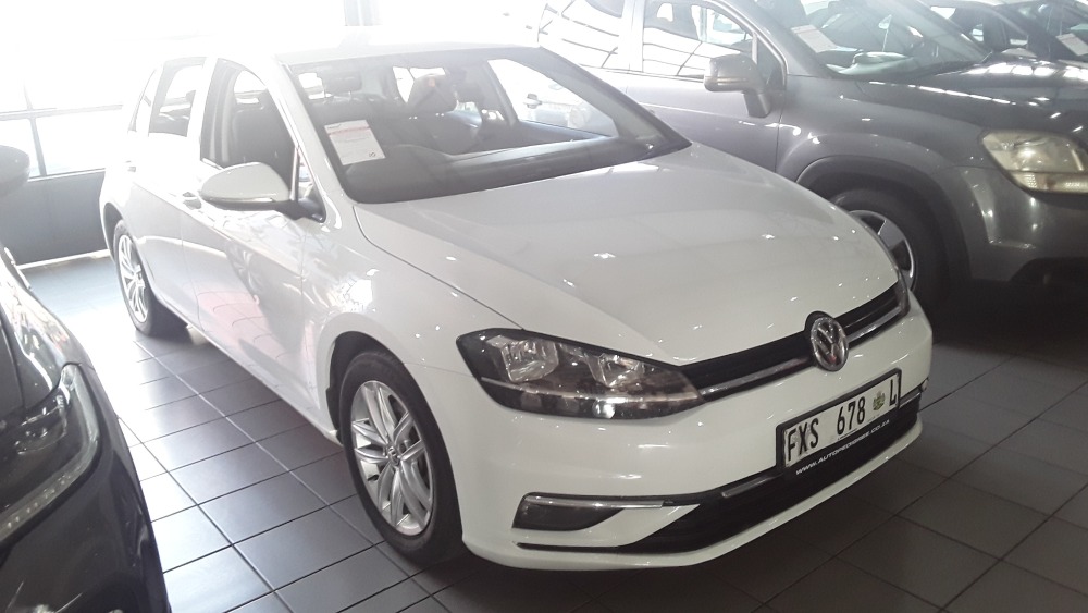 VOLKSWAGEN GOLF VII 1.4 TSI COMFORTLINE DSG