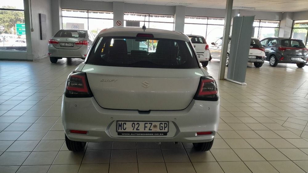 2025 SWIFT 1.2 GL
