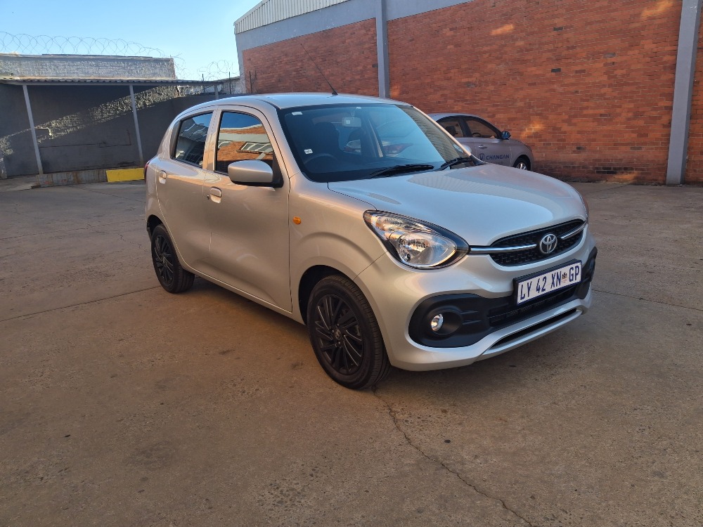 2024 VITZ 1.0 XR AMT